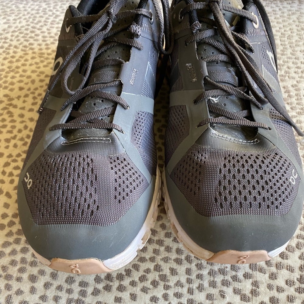 Womens On Cloudflow running shoes